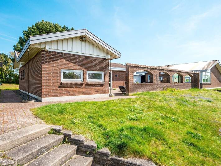 Ferienhaus für 8 Personen, mit Terrasse und Garten sowie Pool und Sauna in Knebel