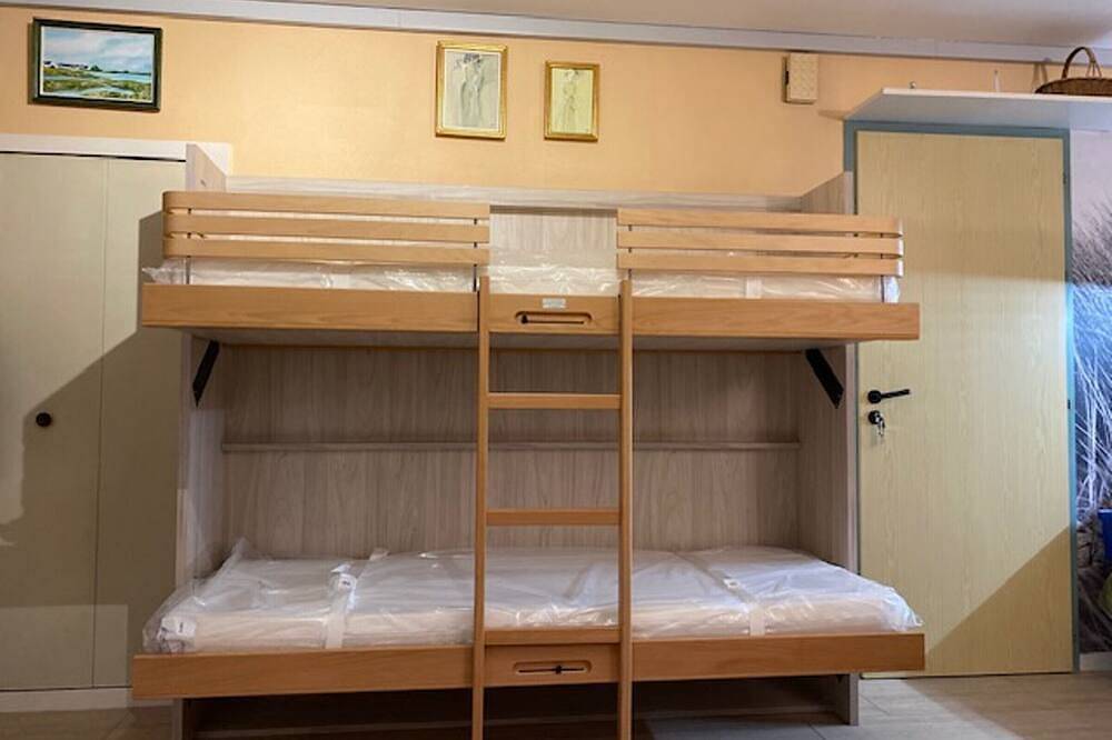 Entire apartment, Studio 2 Pers, Plage et Commerces à 50m - Centre Les Sables-d'Olonne in Les Sables-d'Olonne, Vendée