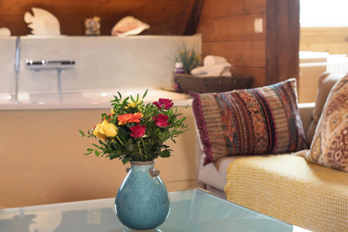 Ganze Wohnung, Ferienwohnung 'Suite Bergblick' mit Sauna, gemeinsamer Terrasse und Wlan in Kippenhausen, Immenstaad am Bodensee