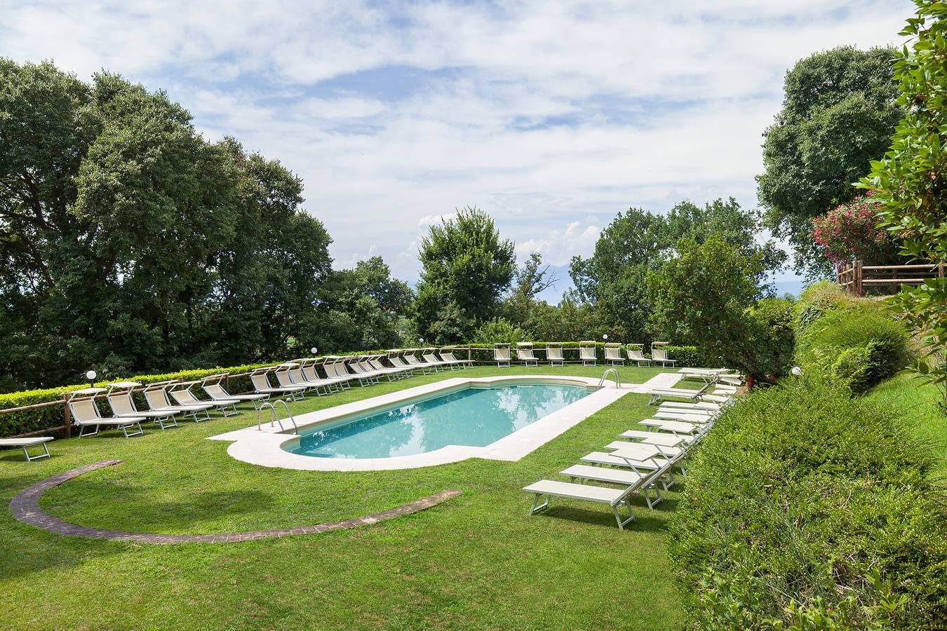 Appartement entier, Apartment Castellone with Pool in Lazise, Montagnes autour du lac de Garde