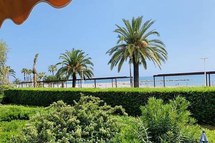 Gîte pour 4 personnes, avec Terrasse dans Aeroport De Nice Cote D Azur