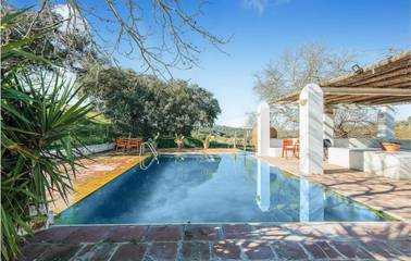 Chalet para 10 personas, con piscina y terraza, Se admiten mascotas en Extremadura