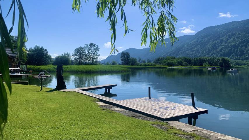 Bungalow für 3 Personen, mit Balkon und Terrasse sowie Garten und Seeblick am Ossiacher See