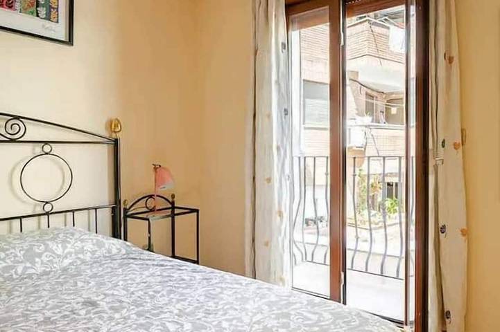 Entire apartment, Luz con Balcón en Pleno Madrid in Chamartín (Madrid), Madrid