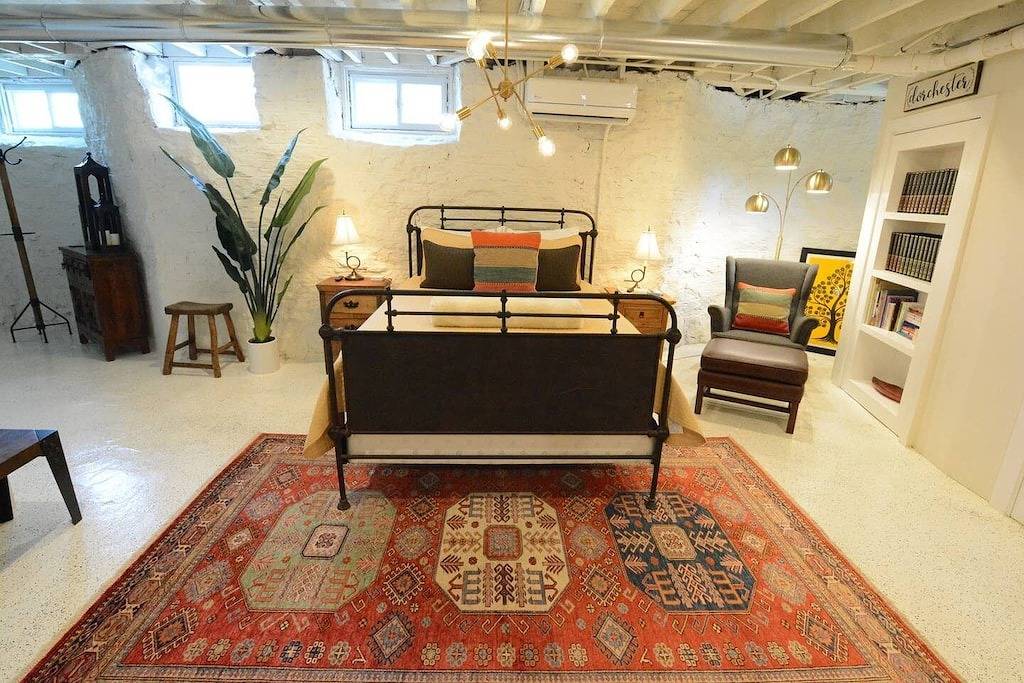 Ganze Wohnung, The Boiler Room - In der Nähe der U-Bahn und der Innenstadt. in Boston, Massachusetts