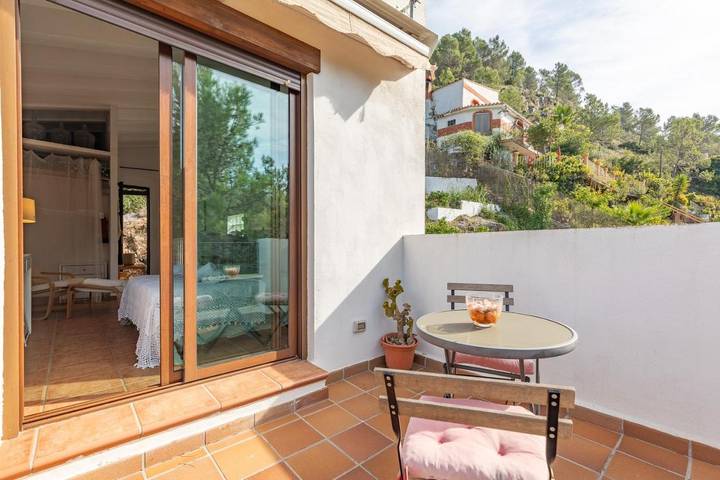 Casa rural para 3 personas, con vistas además de piscina y jardín, Se admiten mascotas en Parc Natural de la Serra d'Espadà - 4