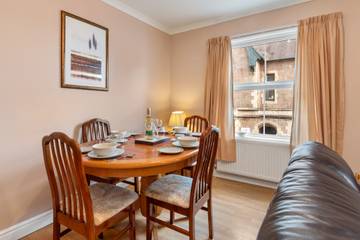 Apartment for 6 People in Tenby, Pembrokeshire, Photo 3