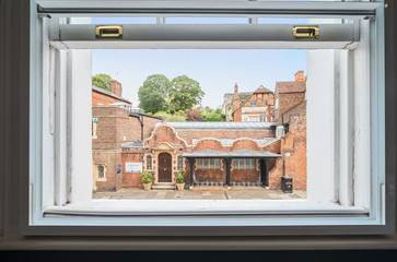 Vacation Rental for 6 Guests in Guildford, Surrey Hills, Picture 4
