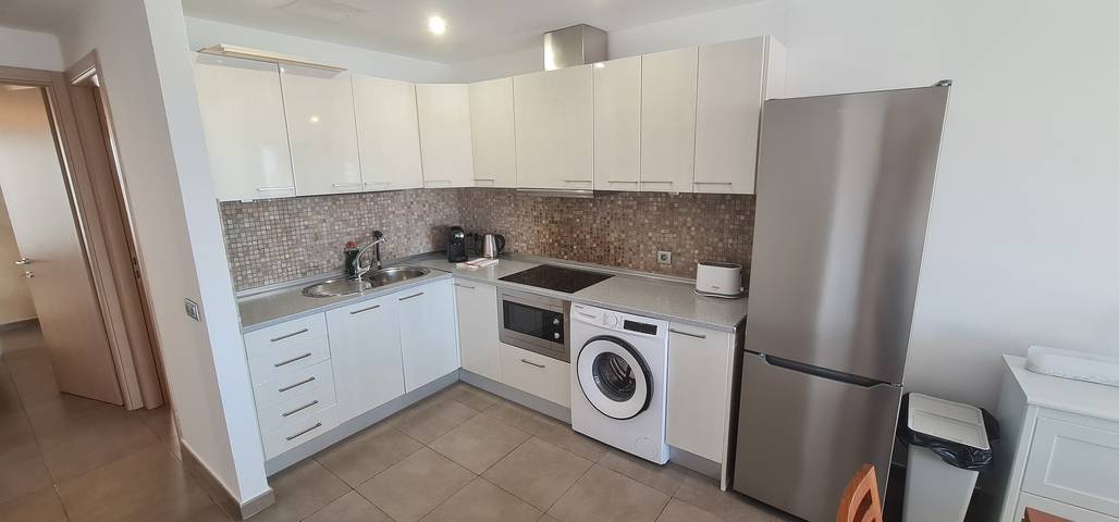 Entire apartment, Vacation Apartment 'Apartamento La Palma Corralejo' with Private Terrace and Wi-Fi in Corralejo, La Oliva