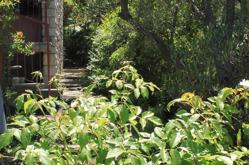 Appartamento intero, Monolocale con balcone e vista mare Vallon - Valun, Cherso - Cres (As-386-b) in Valun, Cherso