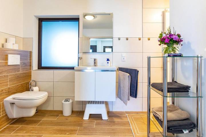 Ferienwohnung für 5 Personen, mit Terrasse und Garten sowie Ausblick in Wertheim - 3
