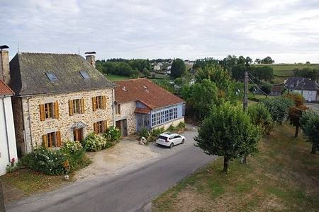 Appartement entier, Appartement 2 - vacances familiales 2ème étage Calvinet in Puycapel, Région d'Aurillac