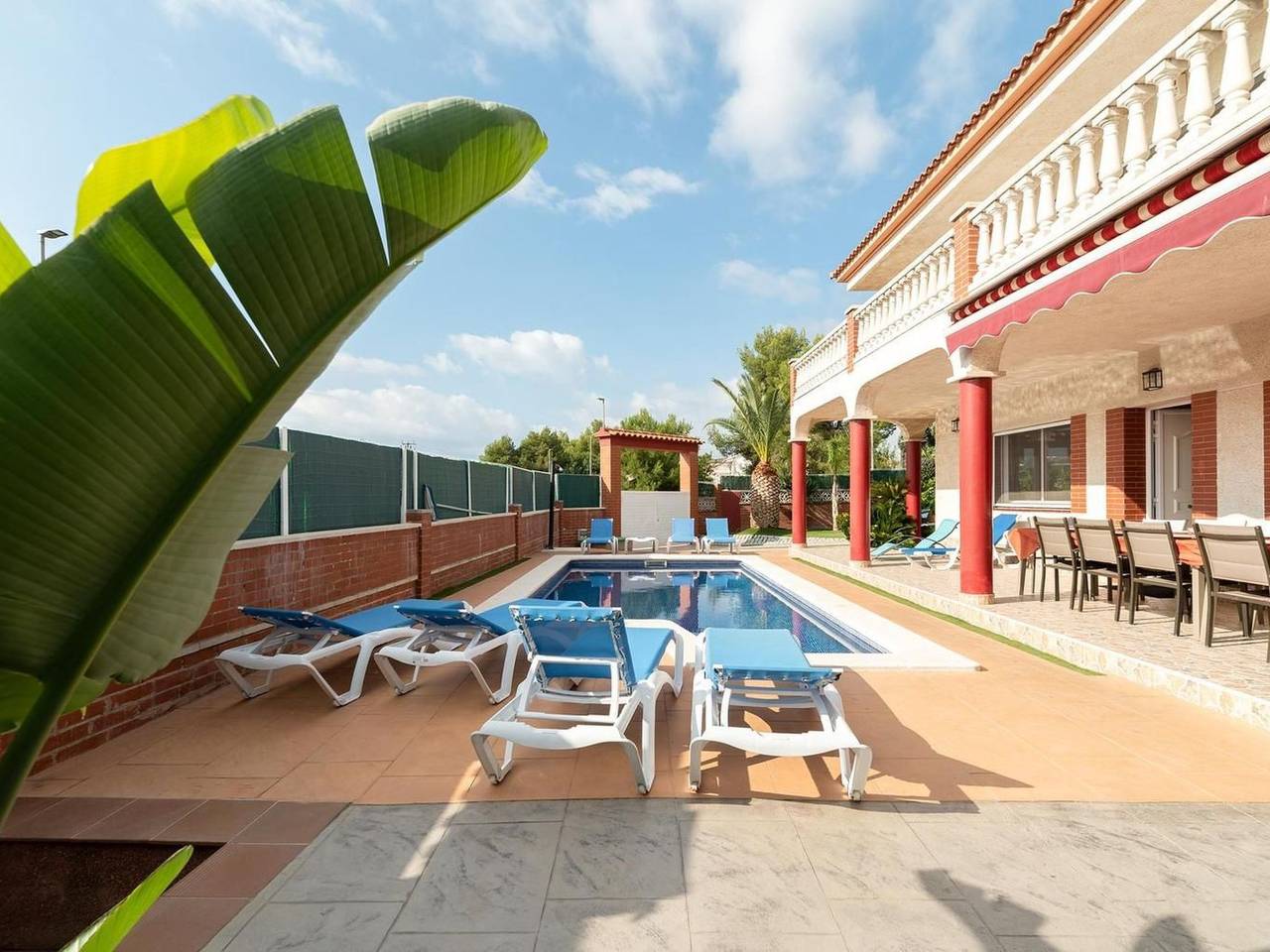 Chalet 'Vista Cunit' mit privatem Pool in Cubellas, Garraf