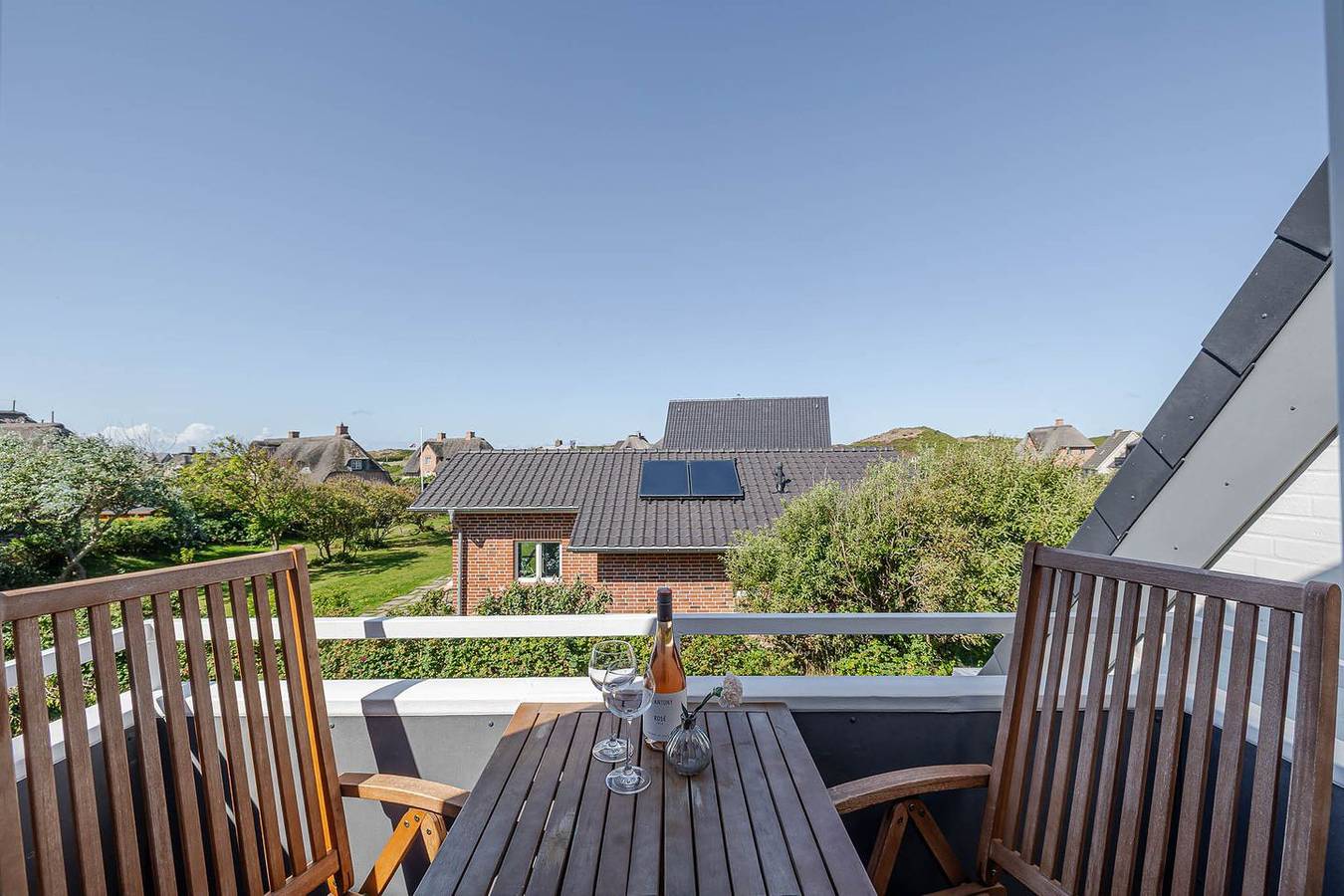 Ganze Wohnung, Wundervolle Lage, Appartement "Dünenrand" mit Balkon, Dünenblick und Meeresbrise in Wenningstedt, Sylt