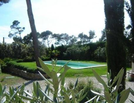 Chambre d’hôte pour 3 personnes, avec jardin ainsi que piscine et vue, animaux acceptés à Rognes - 3