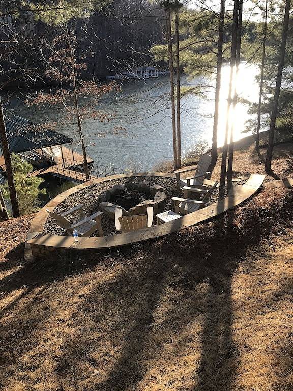 Serene Lakefront Retreat am Lake Keowee in der Nähe von Clemson, Sc in Lake Keowee