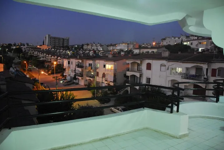 Aparthotel para 6 personas, con piscina además de vistas y terraza - 1