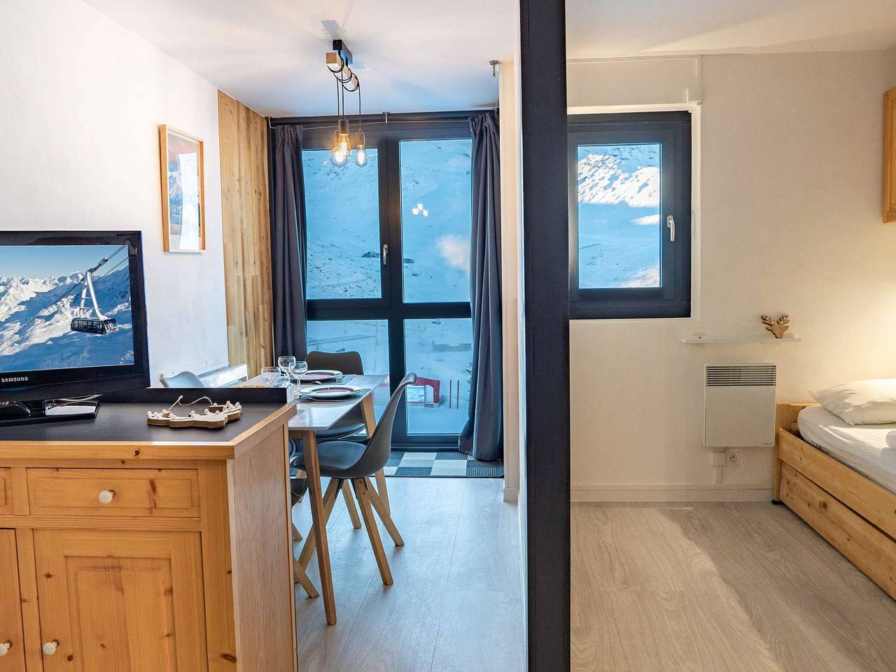 Entire apartment, Charming Renovated Apartment Val Thorens - 4 People, Ski-in/Ski-out, Balcony, Wi-Fi in Val Thorens, Les Trois Vallées