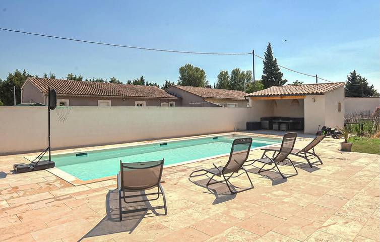 Location de vacances pour 8 personnes, avec terrasse ainsi que jardin et piscine, animaux acceptés à Monteux - 2