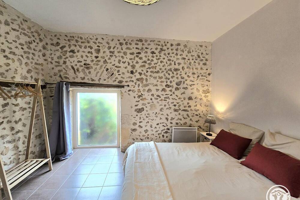Appartement entier, Gîte paisible avec jardin privé et animaux acceptés in La Douze, Périgord Blanc
