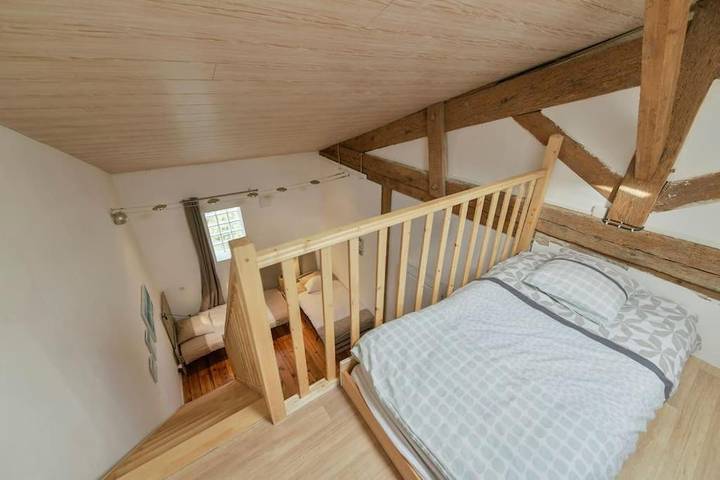 Location de vacances pour 18 personnes, avec Terrasse et Jardin ainsi que Piscine et Vue à Carignan-de-Bordeaux - 4