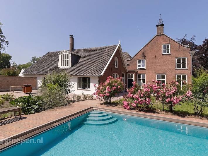 Ferienhaus für 22 Personen, mit Seeblick und Terrasse sowie Pool und Balkon/Terrasse - 1