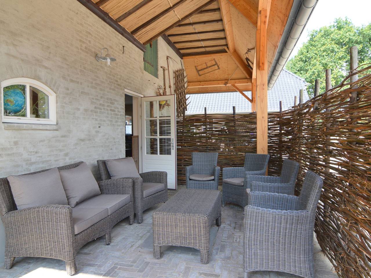 Familienhaus mit Trampolin in Haaren, Nordbrabant