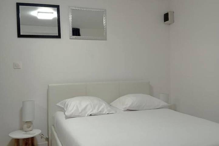 Large Studio for 4 People with 2 Sleeping Areas in Ndame-Adiana, Featuring a Spa in Trans-en-Provence, Draguignan Region