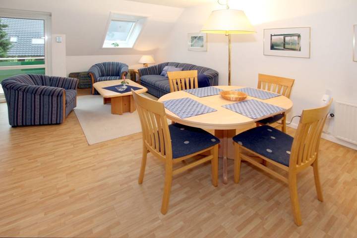 Ganze Wohnung, Ferienwohnung mit 3- Zimmern auf ca. 60m² mit Balkon in Wyk auf Föhr (Stadt), Wyk auf Föhr