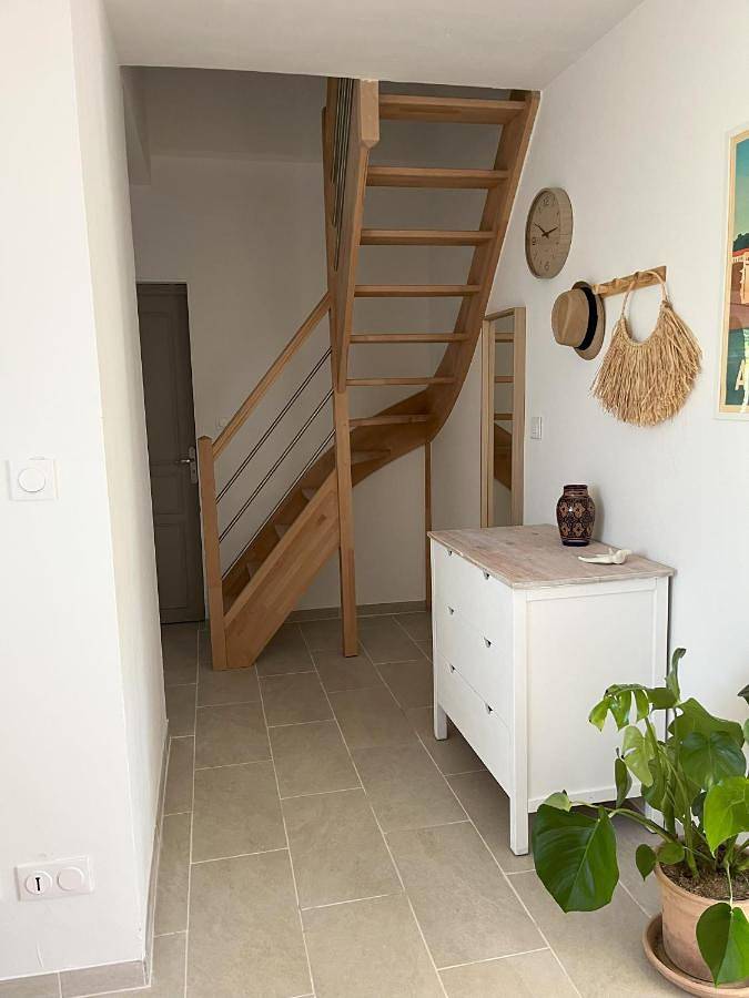 Location de vacances pour 6 personnes, avec piscine ainsi que vue et jardin à Rognonas - 2