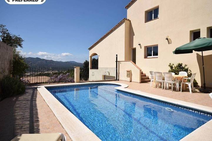 Chalet para 8 personas, con piscina y balcón - 1