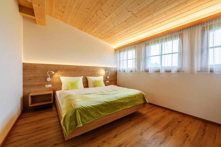 Ferienwohnung für 5 Personen, mit Ausblick und Garten in Reischach Südtirol - 2