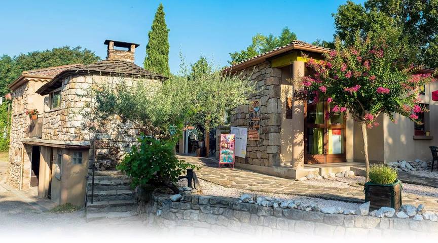 Mobil home pour 6 personnes, avec terrasse, animaux acceptés à Ribes - 2