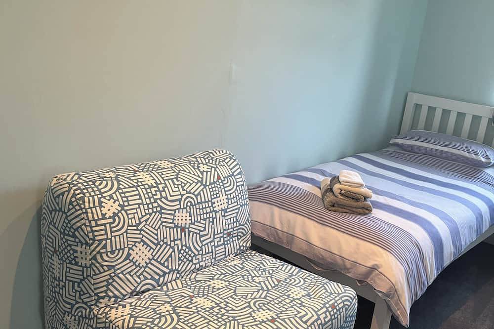 Seaside cottage by a sandy beach - dolphins, golf, near Inverness and Loch Ness in Highlands