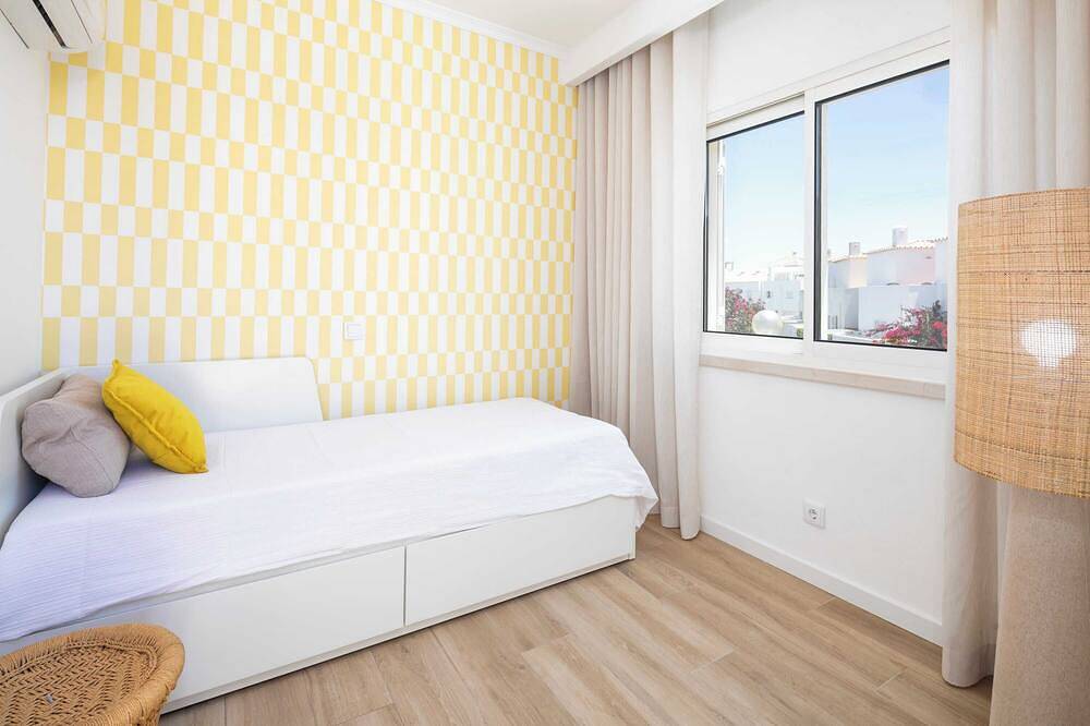 Villa Kelly - 4 Schlafzimmer, herrlichem Meerblick, zu Fuß zu Restaurants und Supermarkt in Guia, Faro Distrikt