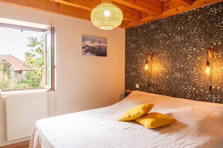 Location de vacances pour 10 personnes, avec sauna et terrasse, animaux acceptés à Chirac - 2