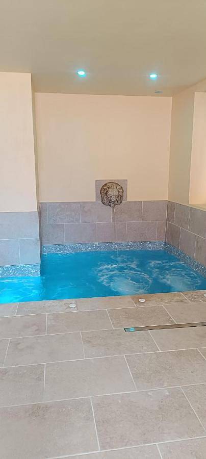 Gîte pour 4 personnes, avec Terrasse ainsi que Piscine et Sauna à Lédignan