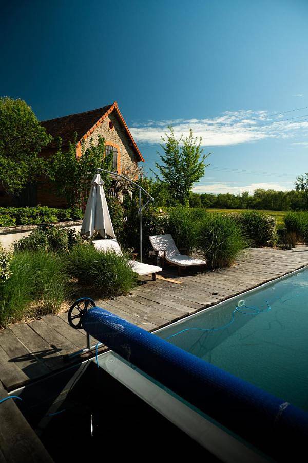 Chambre d’hôte pour 5 personnes, avec piscine ainsi que jardin et vue, adapté aux familles à Céron