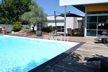 Location de vacances pour 10 personnes, avec jardin et piscine à Clisson