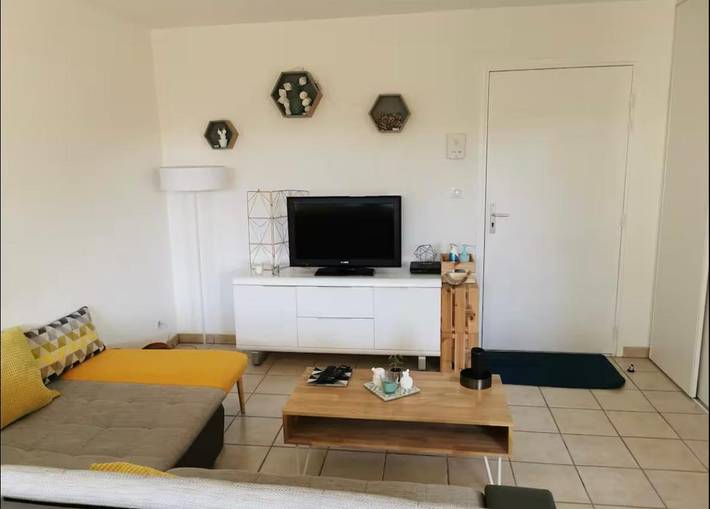 Gîte pour 3 personnes, avec Terrasse à Arpajon-sur-Cère