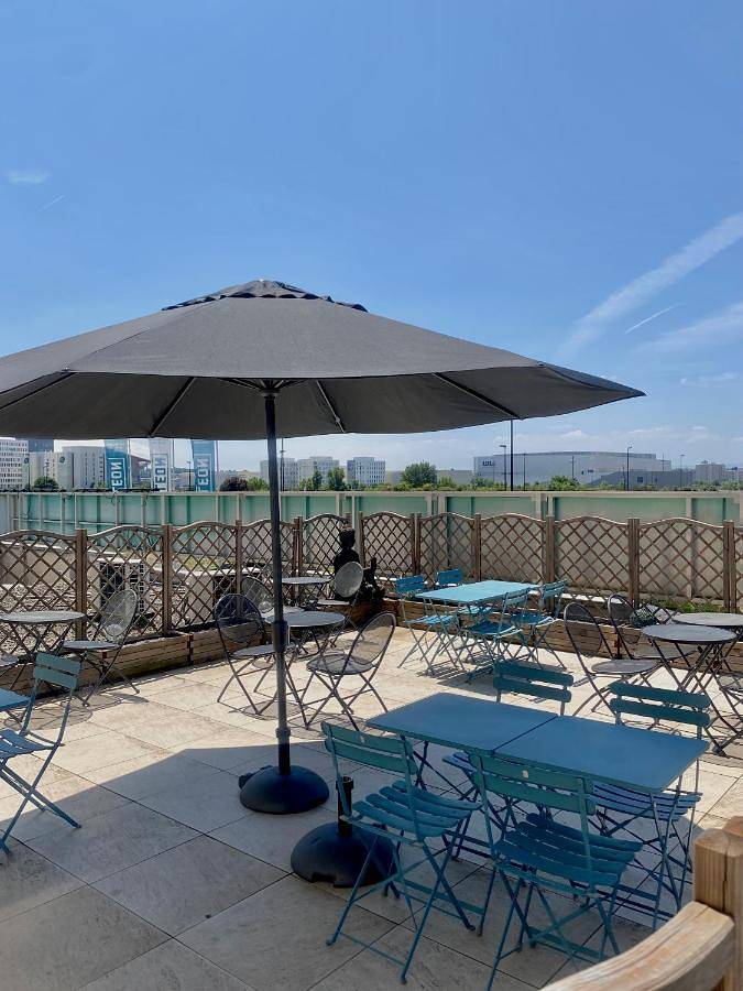 Hôtel pour 2 personnes, avec terrasse à Meyzieu - 2