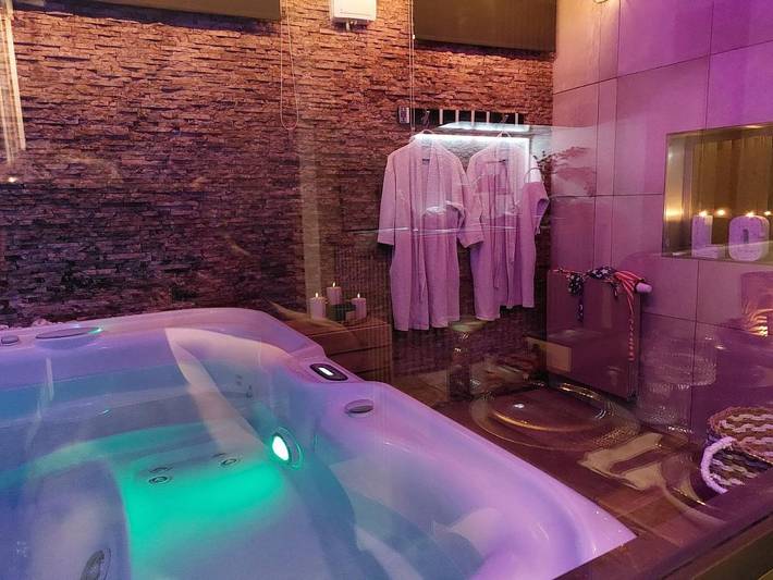 Gîte pour 2 personnes, avec sauna et jacuzzi à La Calamine - 3