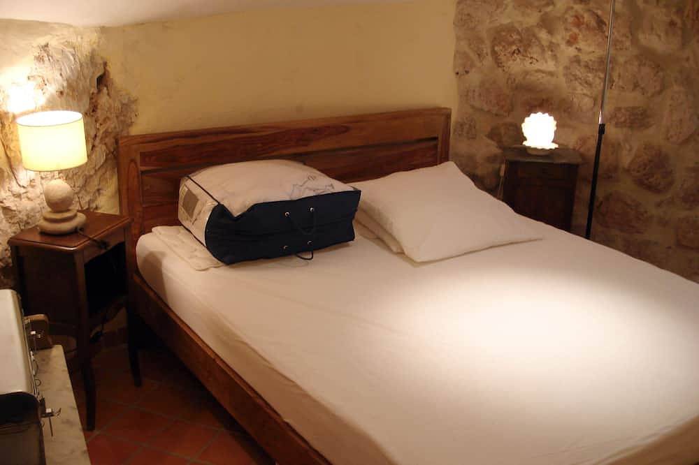 Ganze Wohnung, Maisonette-Wohnung im mittelalterlichen Teil von Bauduen in Bauduen, Regionaler Naturpark Verdon