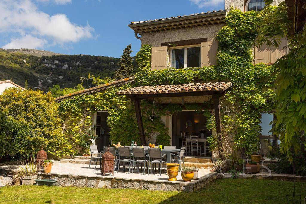 Exclusive holiday house with great views and pool in Saint-Jeannet in Tourrettes-sur-Loup, Region de Cannes