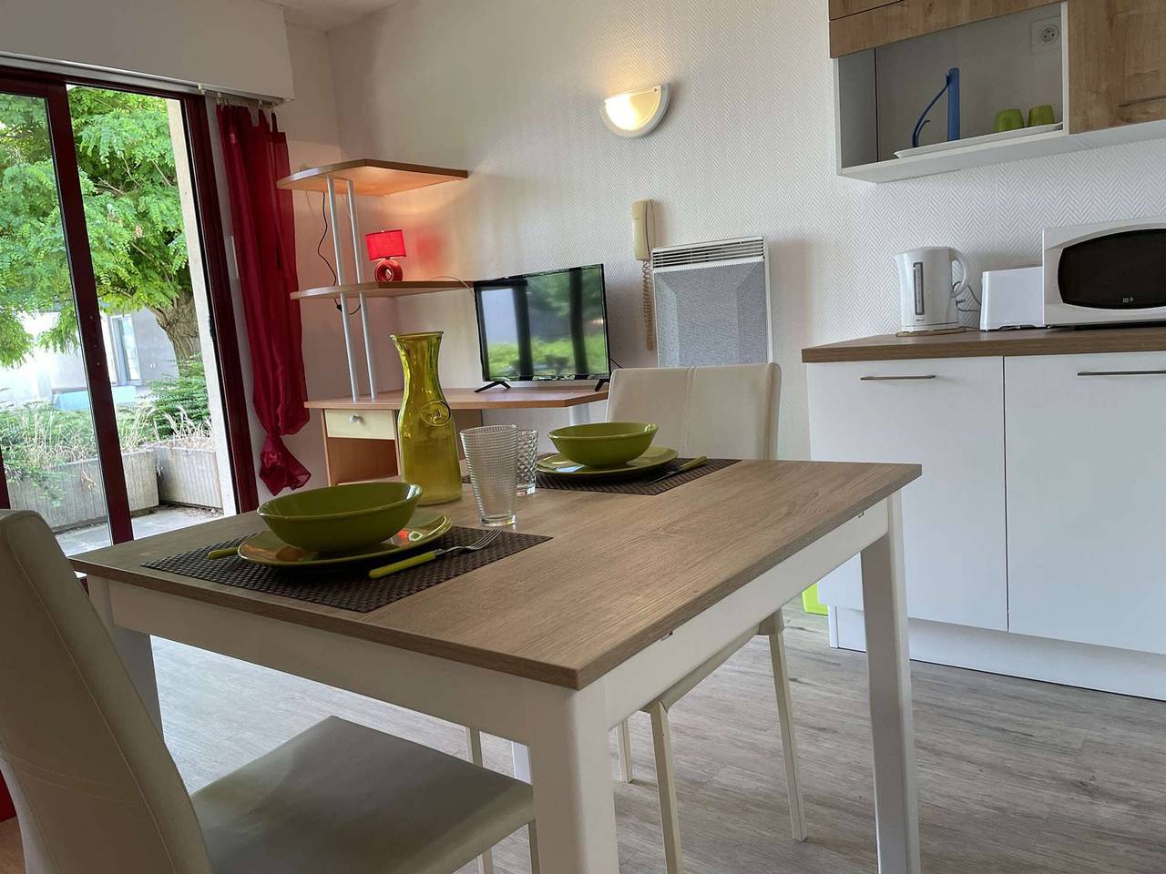 Entire apartment, Studio 2 pers, Minimes Residence with pool access July/August in La Rochelle, La Rochelle region