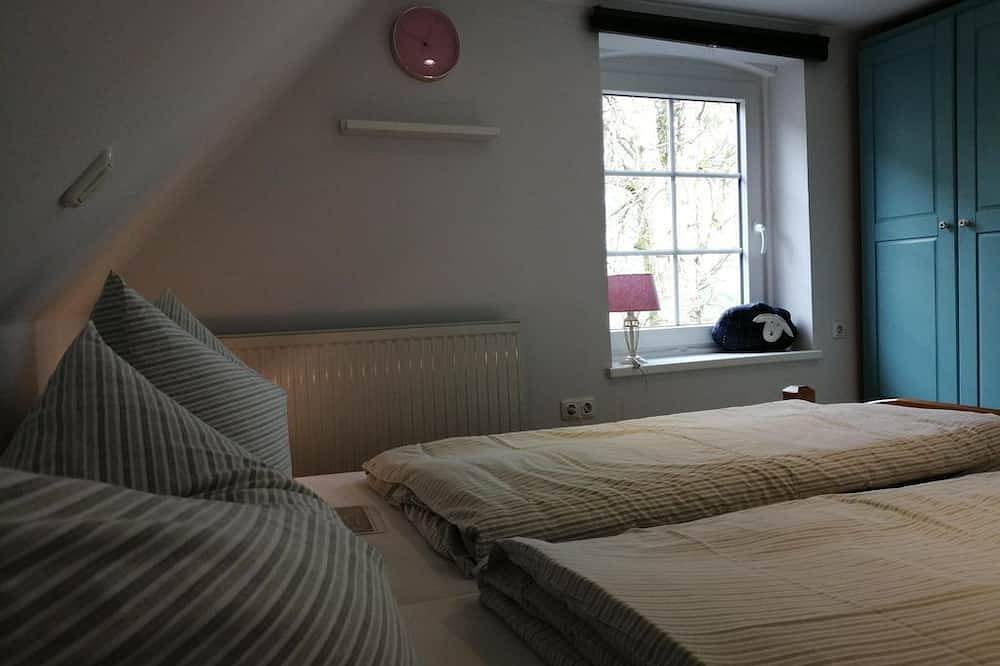Bauernhaus Ferienwohnung Höhnerstall - Hof Herzleuchten, Familie Groth in Eiderstedt