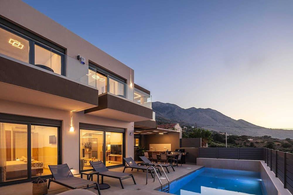 Horizon West Villa │Private Pool, Secluded Luxury Modern Villa in Chania und Umgebung