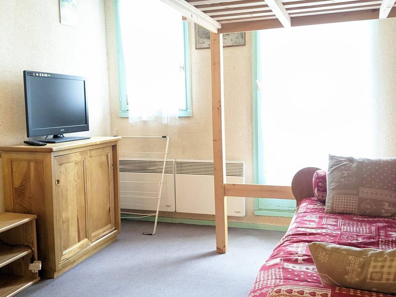 Entire apartment, Cozy studio 3 sleeps in Adrets-Prapoutel, east-facing balcony in Prapoutel, Les Adrets