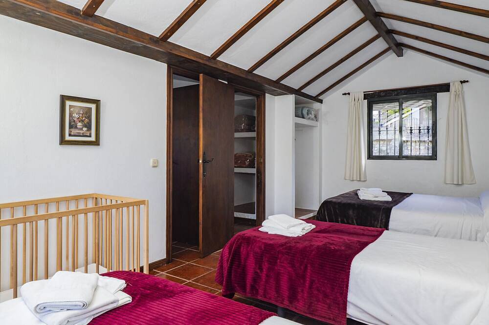 Cubo's Casa Rural La Jara de Libar / piscina privada / wifi gratis / vistas in Jimera de Líbar, Provincia de Málaga