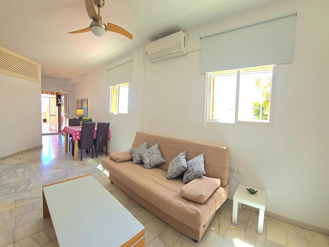 Entire apartment, Villa Fran in Torremolinos in Montemar Torremolinos, Torremolinos